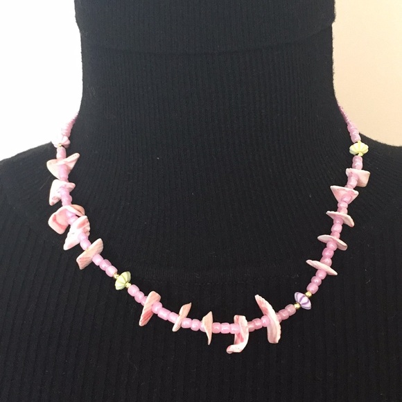 2-$10 Vintage Sea Shells & Beads Necklace - Picture 2 of 4